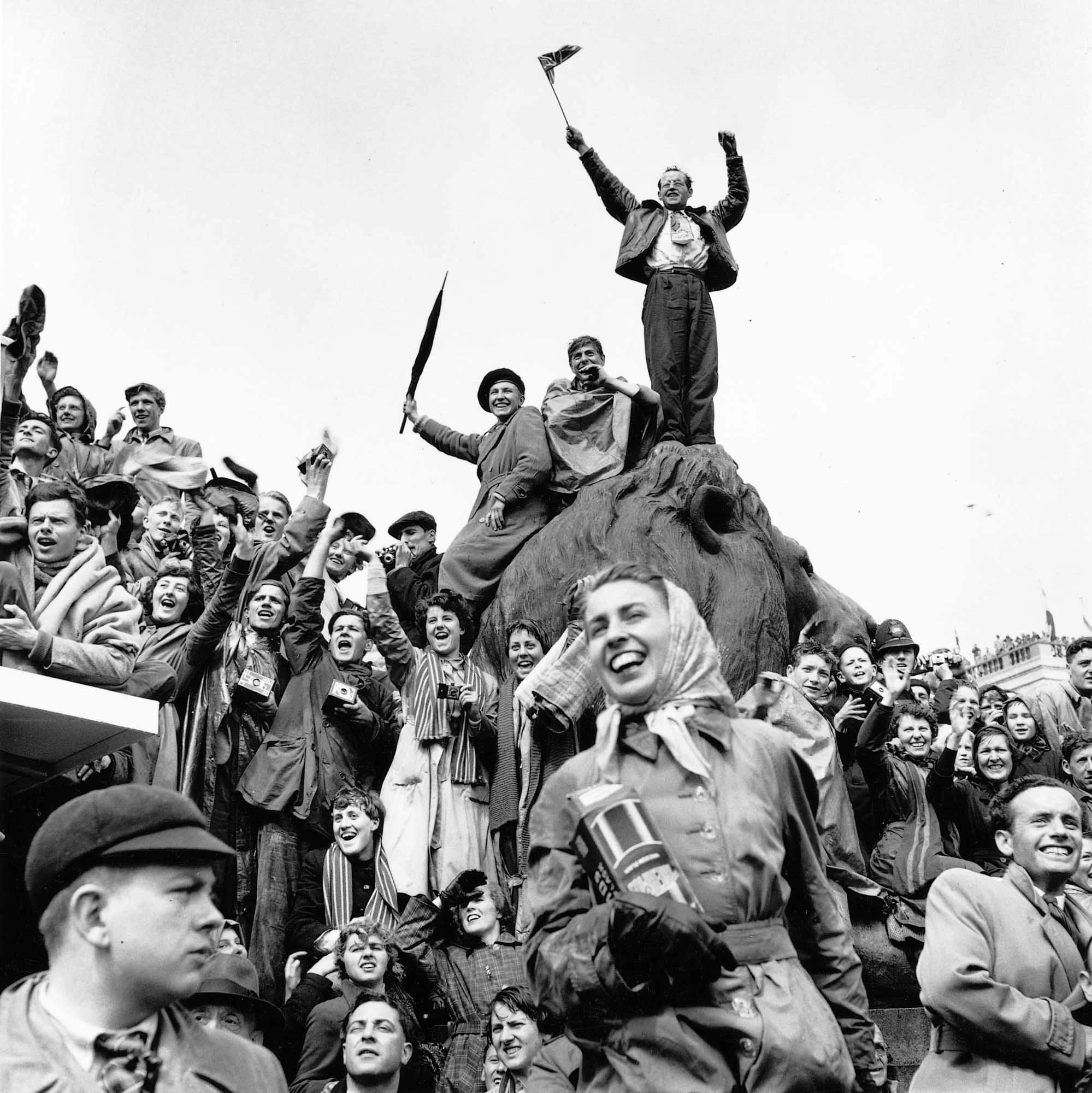 david more ,Coronation crowd, Trafalgar Square, London 1953